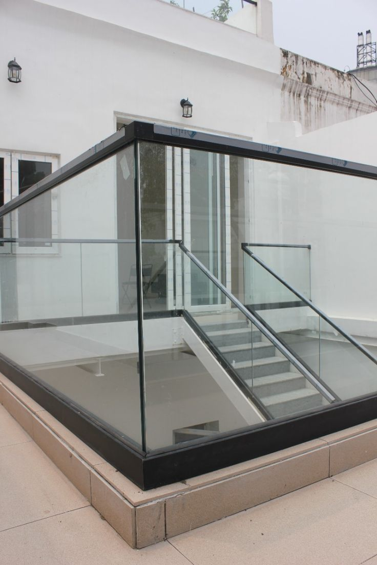 Cost-Effective Glass Railing Solution with U-Channel Framing - Anewson