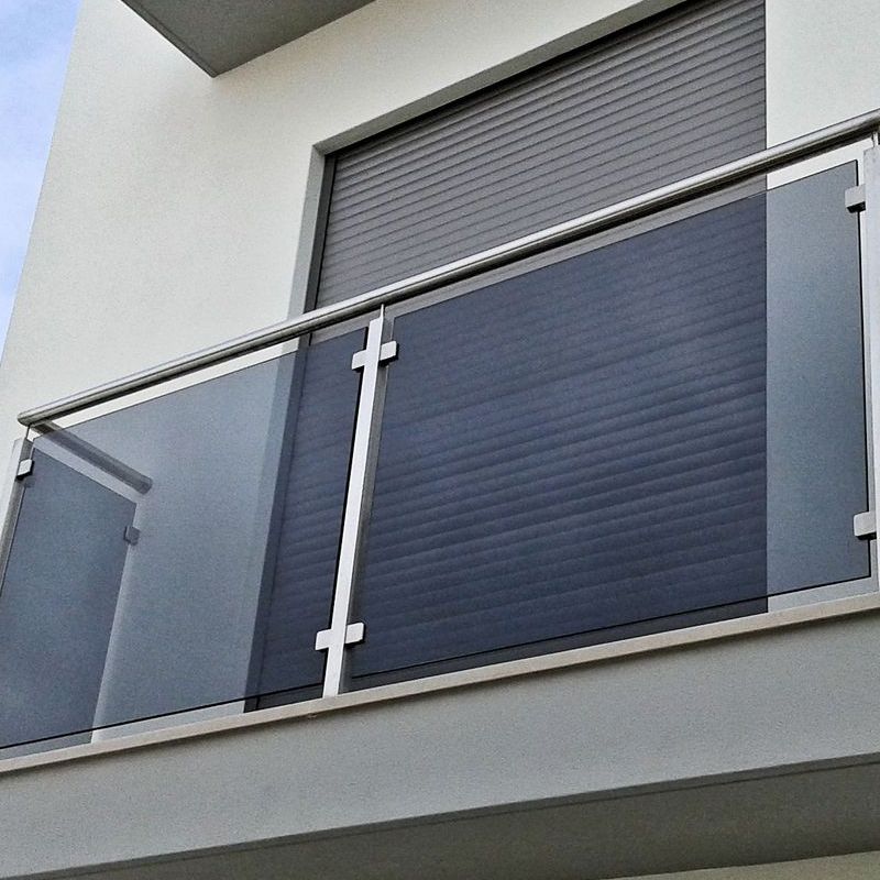 Tempered Safety Glass Railing with Sturdy Metal Posts - Anewson